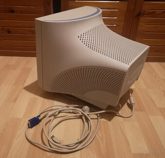 17'' CRT Monitor Samsung SyncMaster - 3