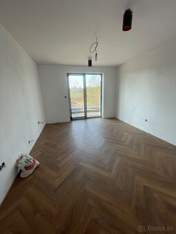 Laminatová podlaha herringbone harlech oak - 3