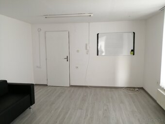 Prenajmem kancelárie v centre PB - 3