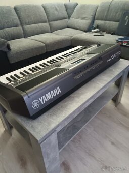 YAMAHA PSR-S670 - 3