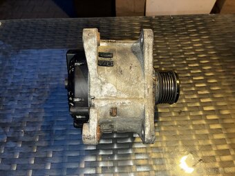 Alternator z motora k9k 724,722,728 - 3