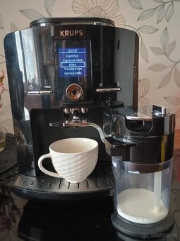 Kávovar Krups EA 82 - 3
