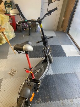 Elektrický skúter , kolbežka. - 3