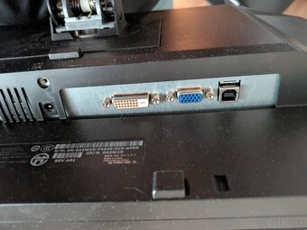 Dell monitor uhlopriecka 55cm - 3