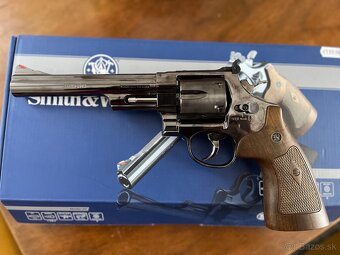 Revolver Smith & Wesson Model 29 - 3