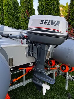 Čln s motorom Selva - 3