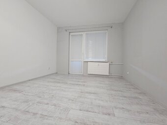Ponúkam na predaj 3 izbový byt v Leviciach. - 3
