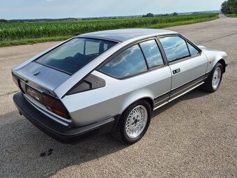 Alfa Romeo GTV6 2.5 V6 - 3