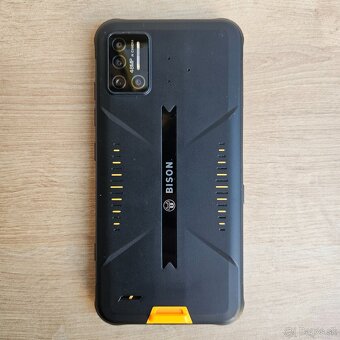 Mobilny telefon Umidigi Bison + darceky - 3