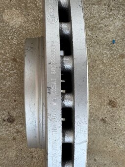Predam nepoužite 2x BOSCH Brzdový kotúč 0 986 479 D40 - 3