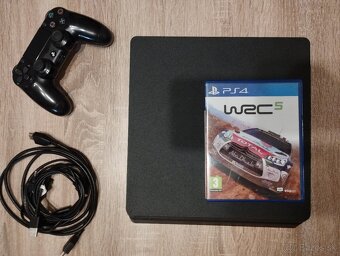 Predám PS4 slim - 3