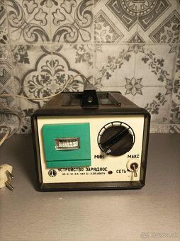 Ruská nabíjačka autobatérií - 3