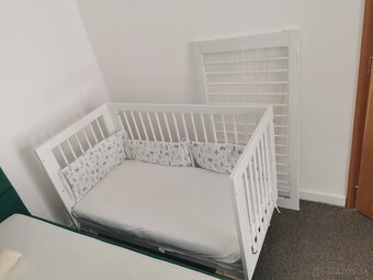 Detská postieľka – ako nová + matrac + vankúšiky - 3