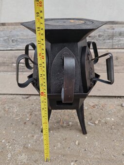 Stará piecka s 5 žehličkami - 3