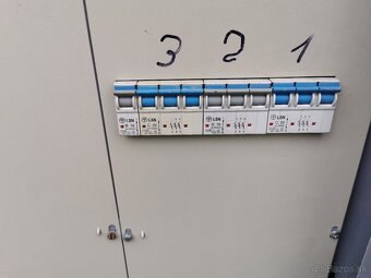 Predám rozvodnú skriňu - 3