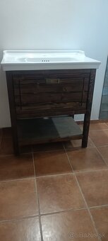 Kúpeľňová skrinka s umývadlom - 3