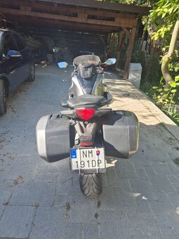 Honda VFR 1200F 2011 - 3