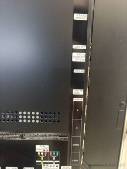 Samsung UE40C8000 - 3
