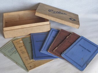 Drevená krabička Oetker s dokladmi. - 3