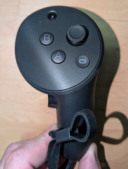 Meta Quest Pro ovládače
- 3