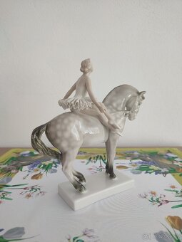 Royal dux baletka na koni porcelánová soška rarita - 3