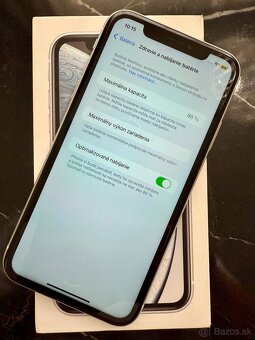 Apple iphone XR White, 64gb. - 3