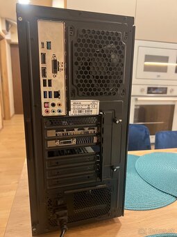 Výkonný herný PC na predaj – i5 + Vega 56 + 32GB RAM - 3