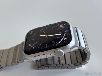 Apple Watch Series 9 45mm Silver Aluminum Case - 3