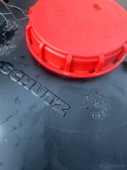 Predám čierne IBC kontajnery - 3