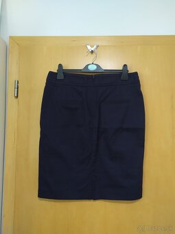 Elegantná tmavomodrá sukňa Camaieu - 3