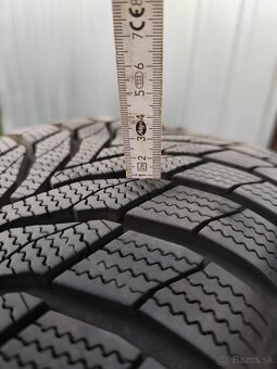 255/60 R18 - 3