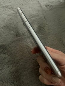 Predam Iphone S na suciastky - 3