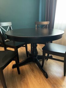 jedálenský stôl so štyrmi stoličkami - 3