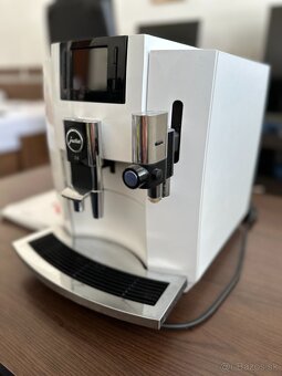 Kávovovar Jura E8 Piano White - 3