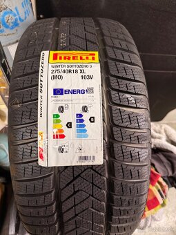 275/40 R18 - 3