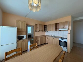 Na predaj: 3 izb.byt + 2x balkon + kumbál - 3