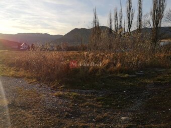 PREDAJ: Pozemok - 400 m2, Martinček - 3