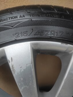 Elektróny 7.0jx17h2 R17 s letnými 215/45 r17 5x114.3 - 3