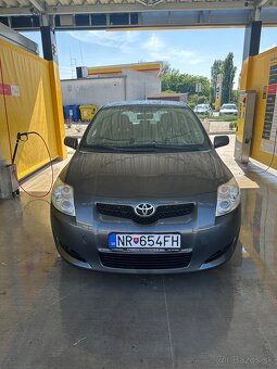 Auris 1.6 l benzin - 6.999,- EUR - 3