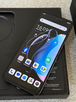 Nubia Flip 5G - Pekný stav Vyklápačka s androidom - 3