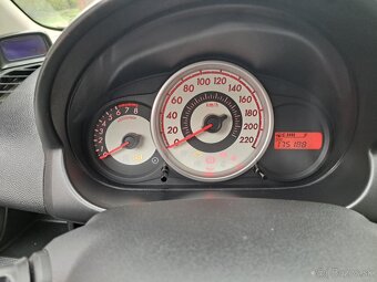 Mazda 2 1.3 benzín 2008r - 3