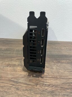 ASUS ROG Strix RX 5500 XT 8GB - 3