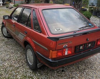 Ford Escort  16i - 3