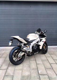 Aprilia RSV4 1000R - 3