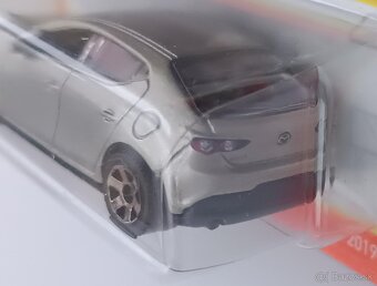 Model auta Mazda 3 - 3