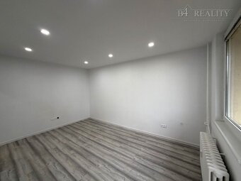 Kompletne zrekonštruovaný 2i byt s KK, 34m2 + balkón, Karpat - 3