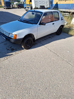 Peugeot 205 - 3