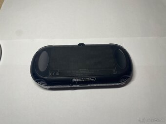 PS Vita PCH - 1004 (OLED) - 3