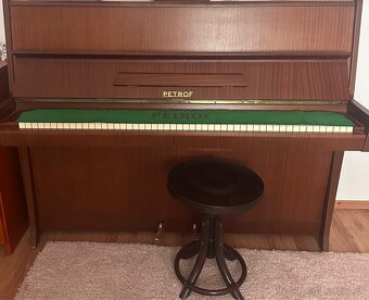 Predam pianino PETROF - 3