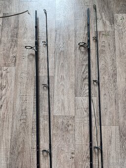 Predám 2 prúty Delphin black corsa 3m 2,75lb - 3